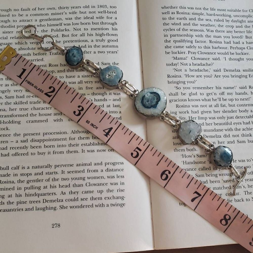 Sliced Blue Agate Geodes Bracelet - Picture 8 of 8
